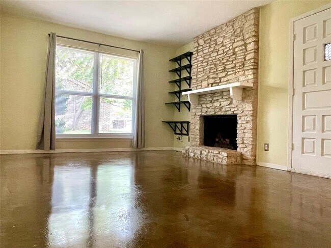 Foto del edificio - 1721 Timber Ridge Dr