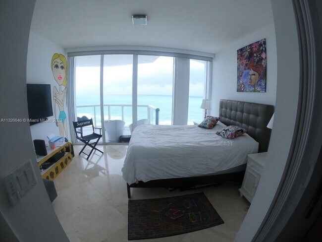 Building Photo - 6515 Collins Ave