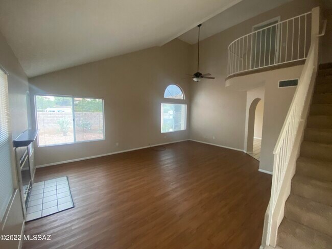 Building Photo - 8176 E Prickly Poppy Dr