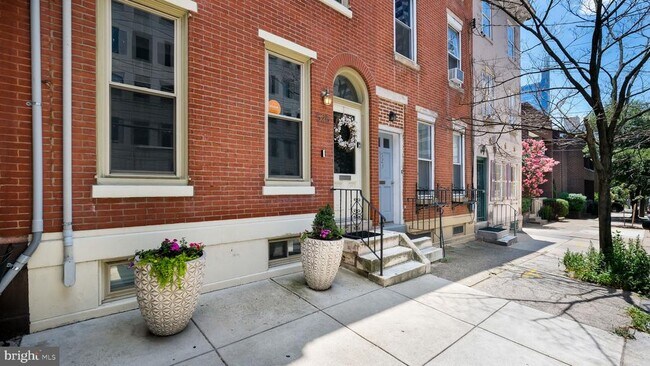 Building Photo - 525 N 20th St