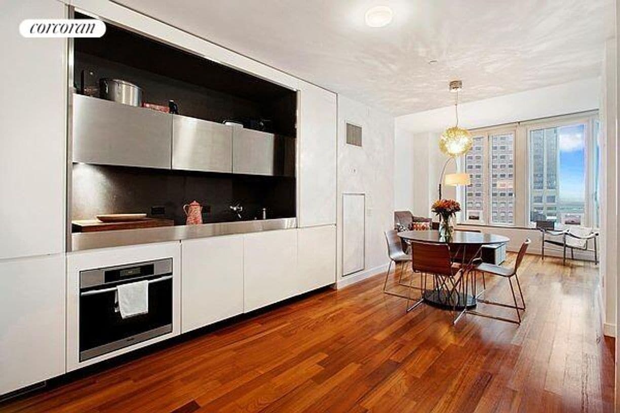 Primary Photo - 15 S William St