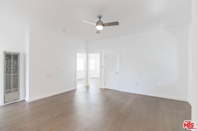 Foto del edificio - 31 Breeze Ave