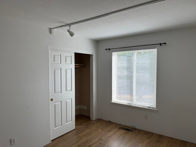 Foto del edificio - 2043 NW Sarum Cir