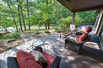 Foto del edificio - 111 Hidden Pond Ln
