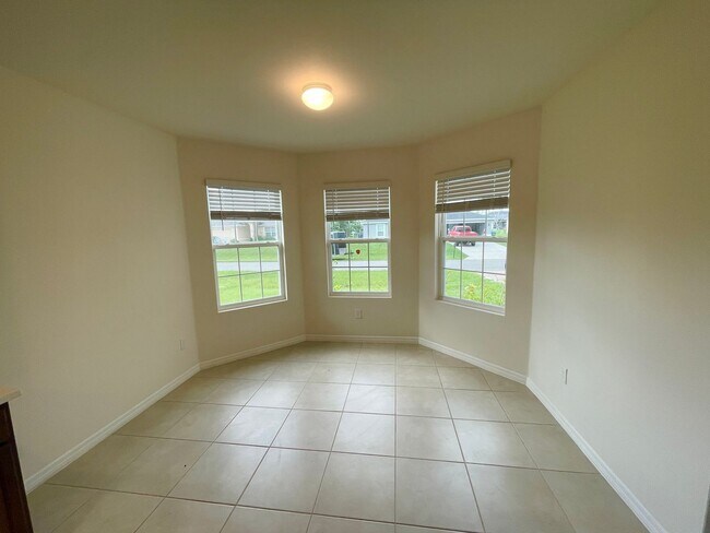 Foto del edificio - *NW Cape Coral* 3 Bedrooms * 2 Baths* 2 Ca...