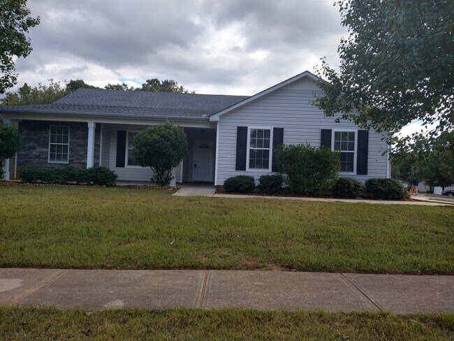 Building Photo - 160 Waters Edge Dr