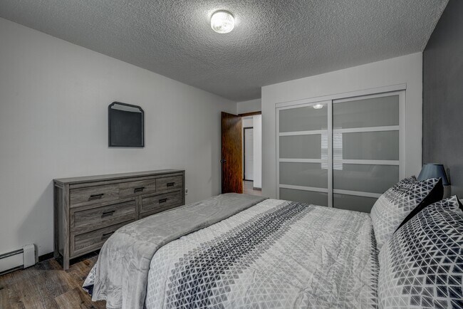 Foto del edificio - 4400 S Poplar St
