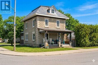 Building Photo - 5529 Lion St