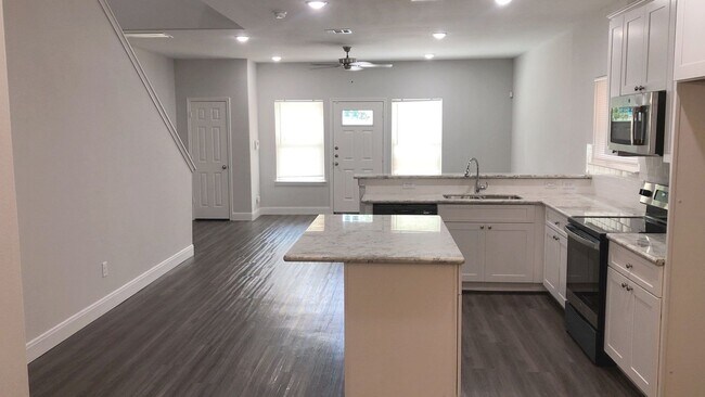 Foto del edificio - 9214 Nyssa Ave