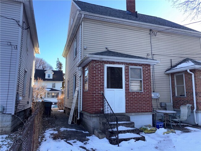 Foto del edificio - 100 Fairbanks St