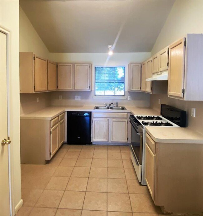 Building Photo - 2222 Havenhouse Dr