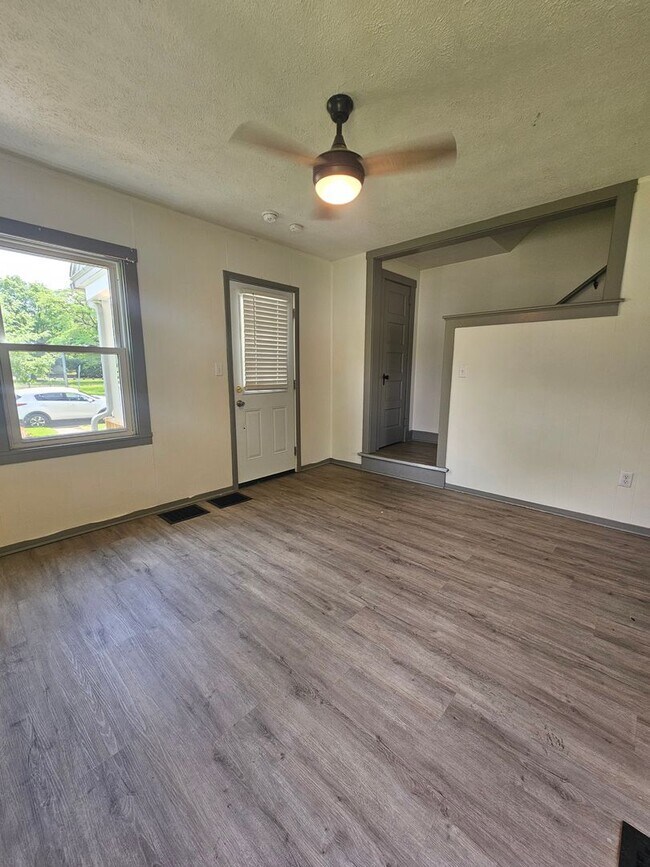 Building Photo - 316 S Elmwood Ave