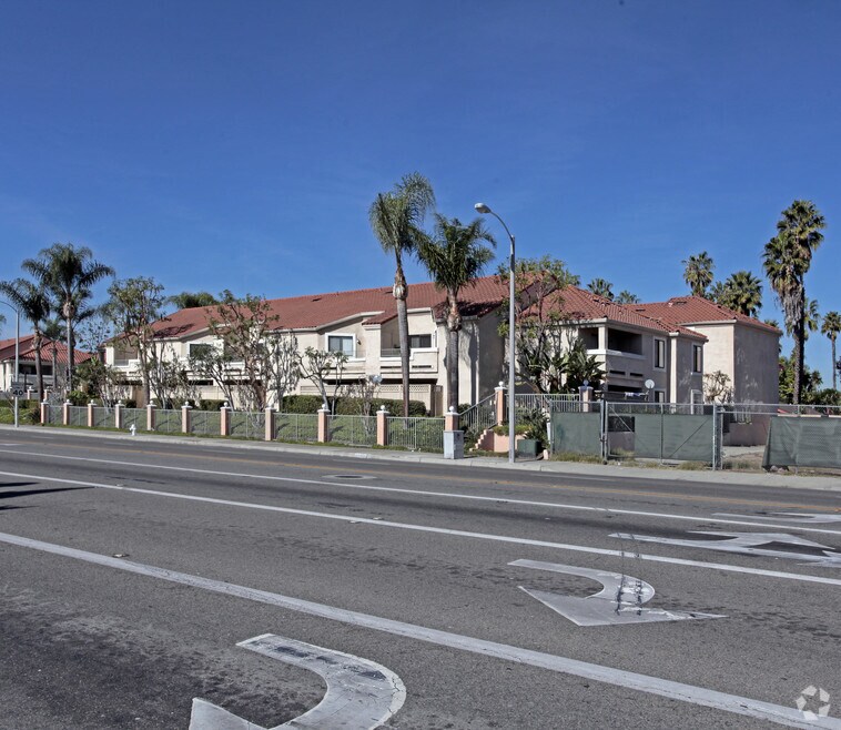 Moss Creek Apartments Rentals Garden Grove, CA