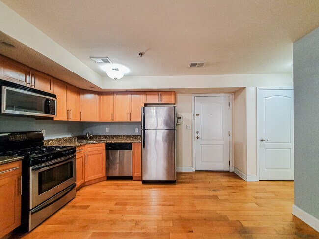 Building Photo - 320 62nd St