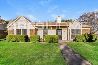 Building Photo - 2213 Salerno Dr
