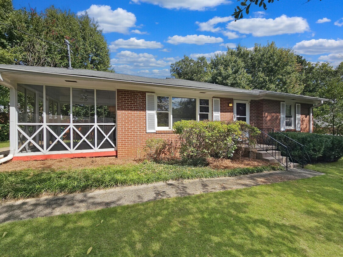 Foto principal - 605 Green Acres Rd