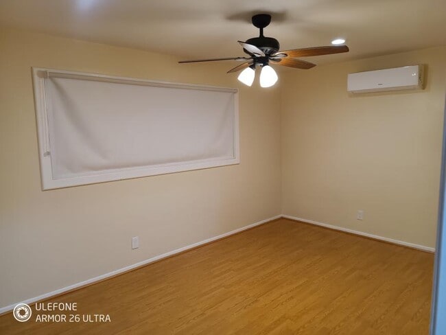 Building Photo - 2.0 bedroom in Bell California 90201