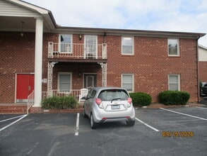 Building Photo - 106 Briarcliff Dr