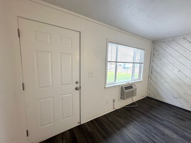 Foto del edificio - 207 N Indiana Ave