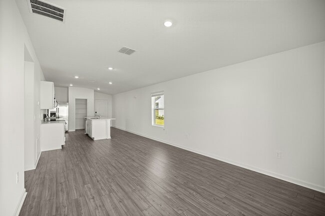 Building Photo - 3155 NE 38th St