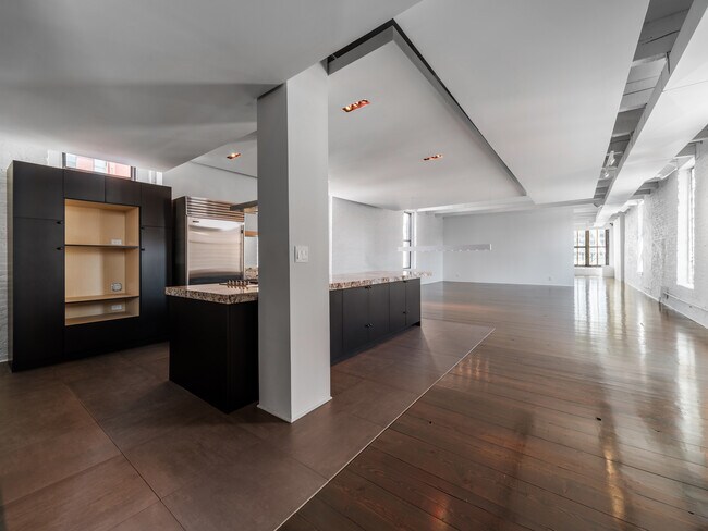 Foto del edificio - 321 S Jefferson St
