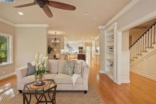 Foto del edificio - 1475 Vine Ln