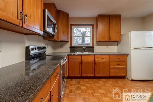 Building Photo - 346 Carteret Ave