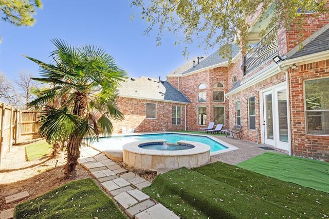 Foto del edificio - 1004 Drake Dr