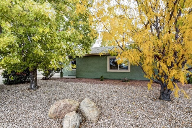 Building Photo - 3 bedroom 2 bathroom ranch style home in Chino Valley with RV parking