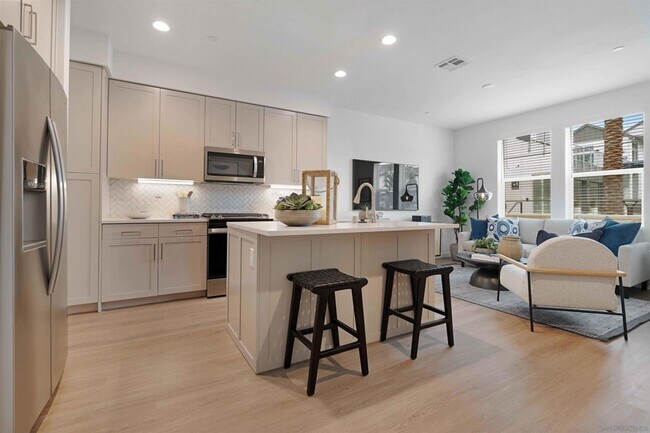 Building Photo - 1224 Los Olivos Street