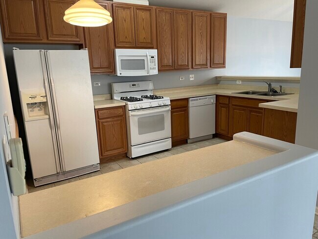 Foto del edificio - 2439 Oakfield Dr