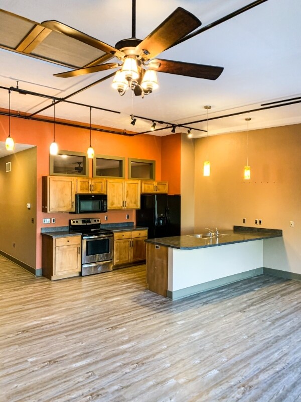 Foto principal - 116 N Santa Fe Ave