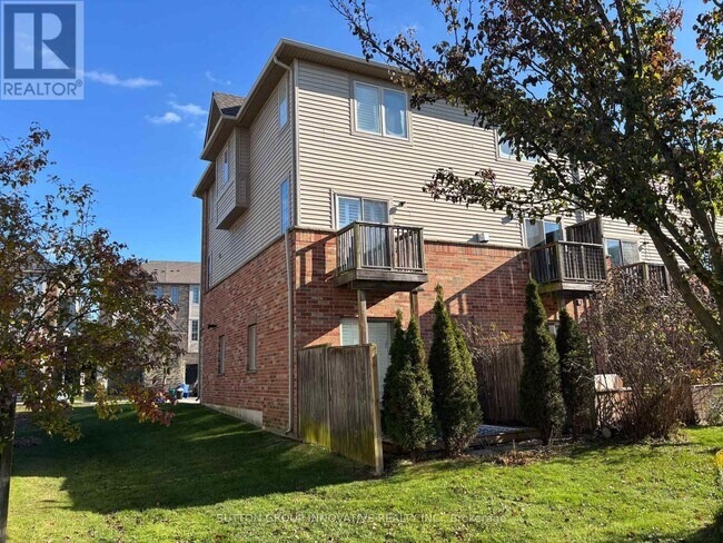 Photo du bâtiment - 15 Chapman Ln