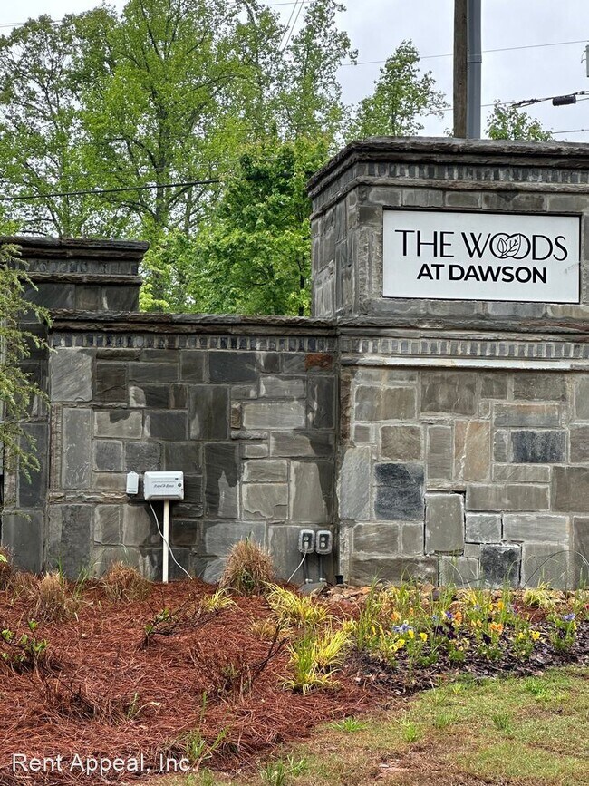 Foto del edificio - 3 br, 2.5 bath House - 270 Timberland Avenue