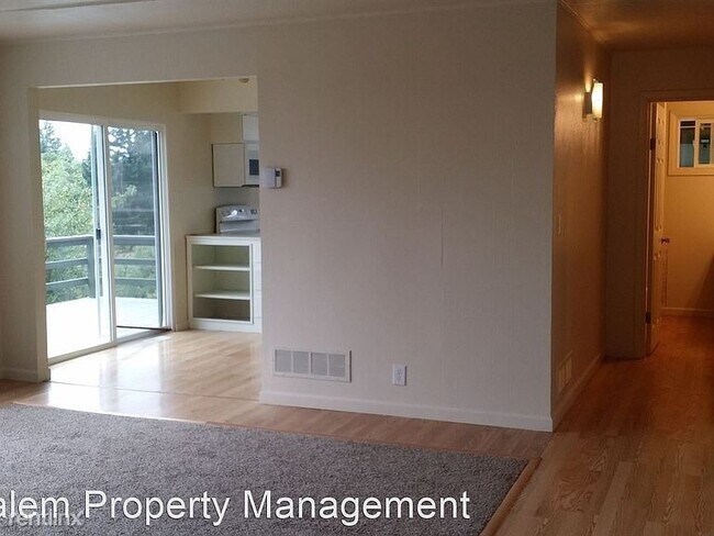 Foto del edificio - 4 br, 2 bath House - 3230 SW Redmond Hill Rd