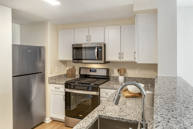 Avalon Courthouse Place - Apartments in Arlington, VA | Apartments.com