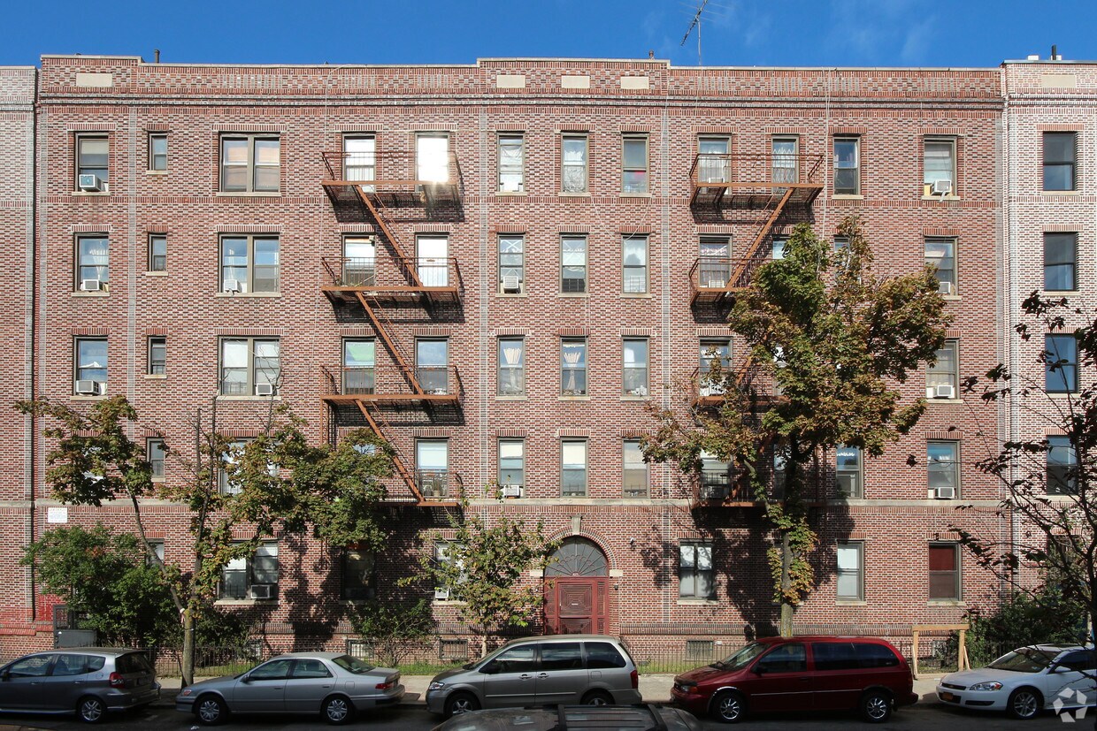Primary Photo - 16-15 Putnam Ave