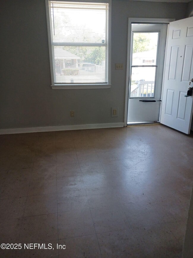 Foto del edificio - 2102 Brooklyn Rd