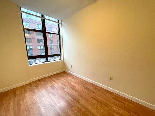 Building Photo - 44 Essex St