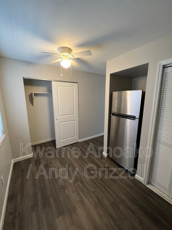 Foto del edificio - 2661 Medary Ave