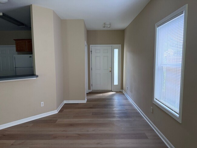 Foto del edificio - Fully Renovated 2 Bedroom/ 2 Bathroom Home with Garage-Village at Old Towne
