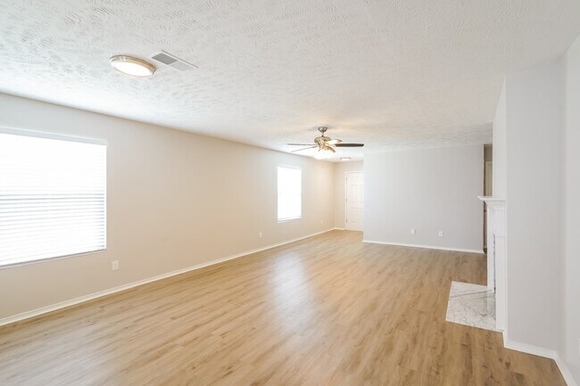 Foto del edificio - 2857 Park Knoll Dr