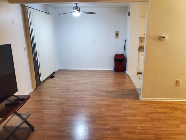 Foto del edificio - 64 Beechwoode Ln