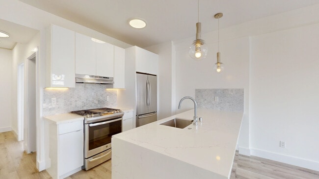 Building Photo - 1801 California St