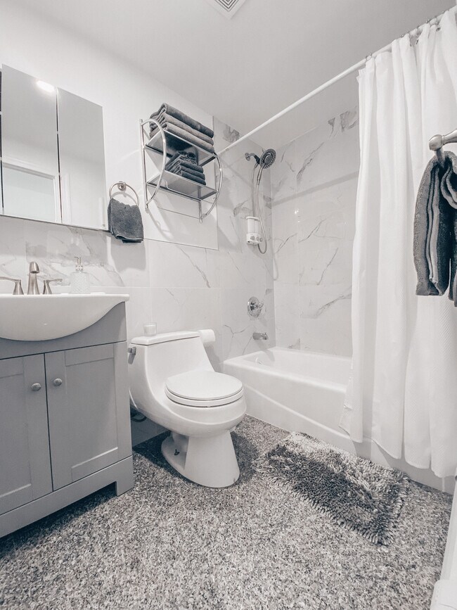 Unit 2 - 351 Grand St