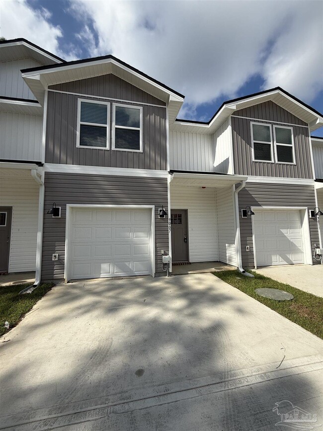 Building Photo - 9007 Golden Eye Dr