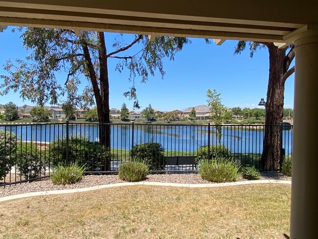 Foto del edificio - 29158 Fall River Ln