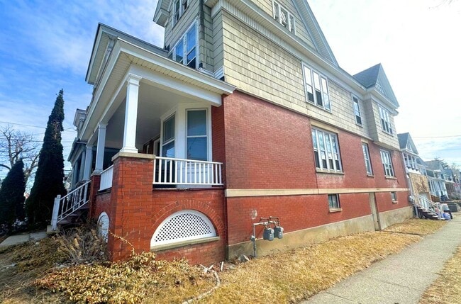 Building Photo - 296 Quail St