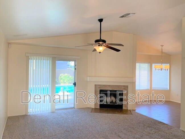 Foto del edificio - 5003 W Whitten St