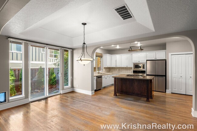 Building Photo - Fantastic Corner Lot 3 BD* +Office Den, 2....
